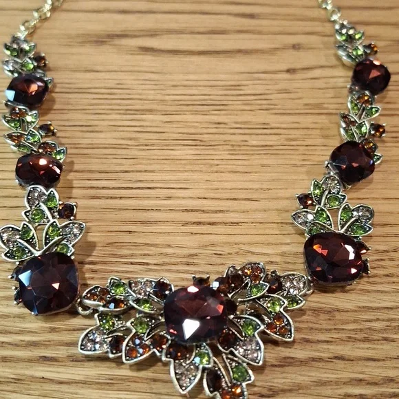 Stunning Gold & Red Floral Statement Necklace - Picture 5 of 7